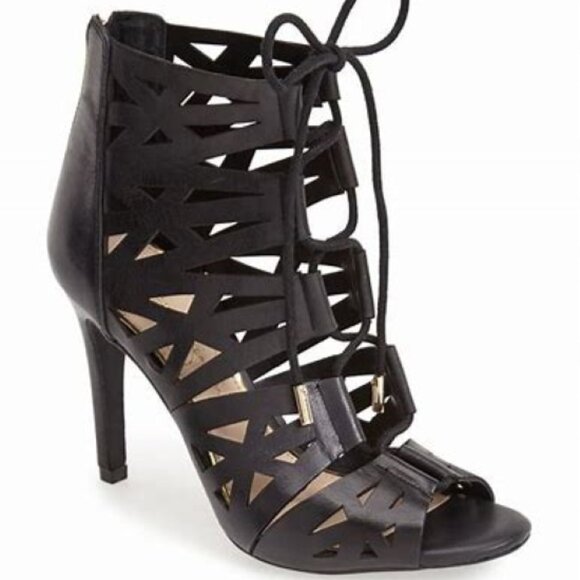 BNIB – Black “Emerita” Laser-cut Short Boots by Jessica Simpson - Picture 2 of 11